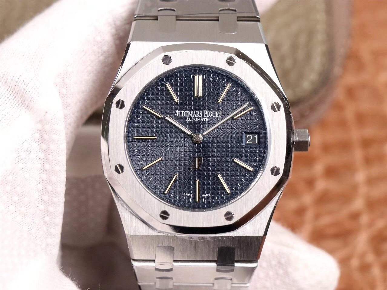 20191216151735 XF FACTORY AUDEMARS PIGUET ROYAL OAK “JUMBO” EXTRA-THIN 15202ST.OO.1240ST.01 STAINLLESS STEEL CUFFLINKS BLACK “TAPISSERIE” PATTERN Replica Watch