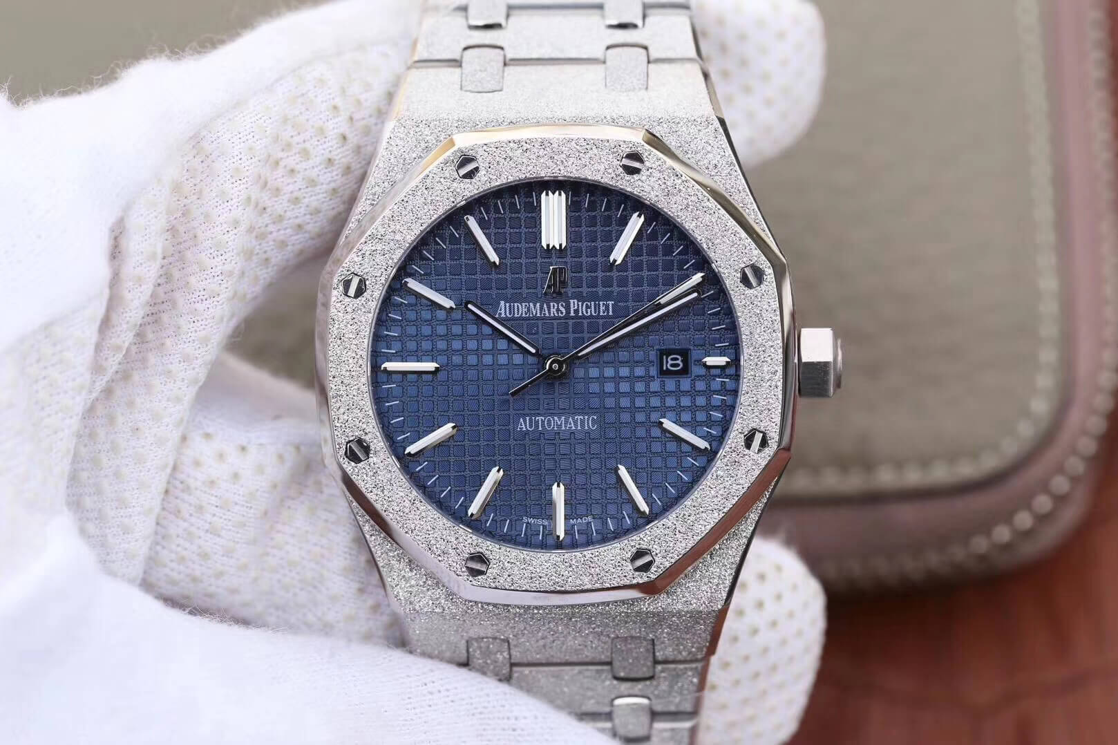 Audemars Piguet Royal Oak 15454BC.GG.1259BC.01 JH Factory Blue Dial Replica Watch Audemars Piguet Royal Oak 15454BC.GG.1259BC.01 JH Factory Blue Dial Replica Watch