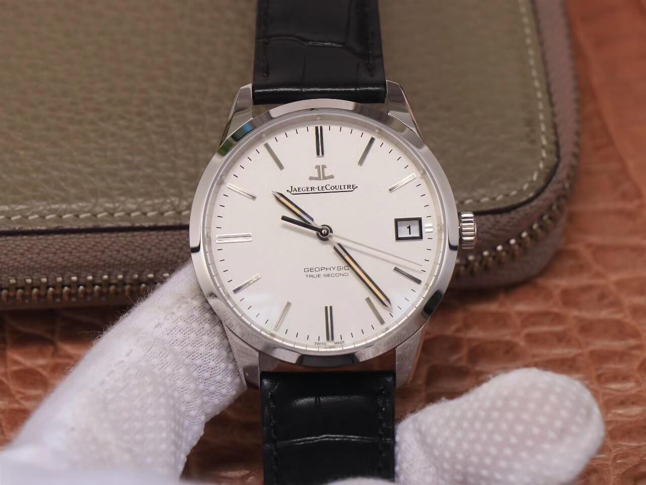 Jaeger-LeCoultre Geophysic 8018420 8F Factory White Dial Replica Watch Jaeger-LeCoultre Geophysic 8018420 8F Factory White Dial Replica Watch