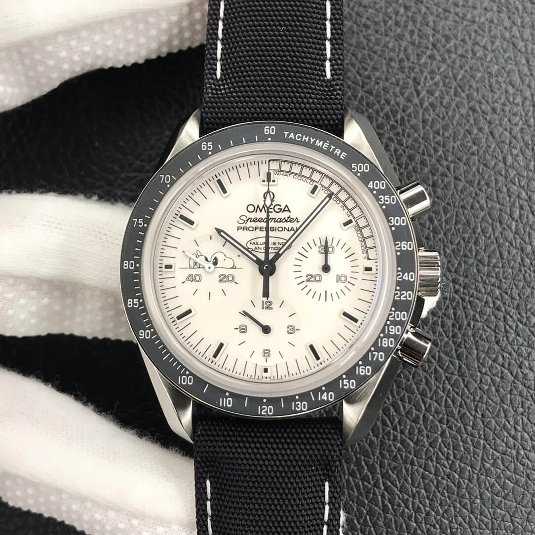 Omega Speedmaster Snoopy Award 311.32.42.30.04.003 OM Factory V2 White Dial Replica Watch Omega Speedmaster Snoopy Award 311.32.42.30.04.003 OM Factory V2 White Dial Replica Watch