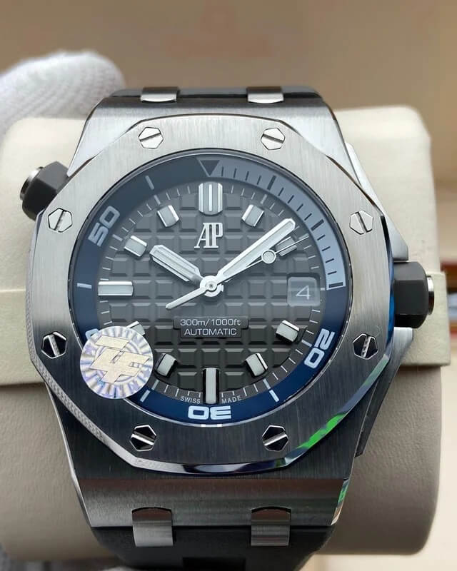 Audemars Piguet Royal Oak Offshore 15720ST.OO.A009CA.01 ZF Factory Rubber Strap Replica Watch Audemars Piguet Royal Oak Offshore 15720ST.OO.A009CA.01 ZF Factory Rubber Strap Replica Watch