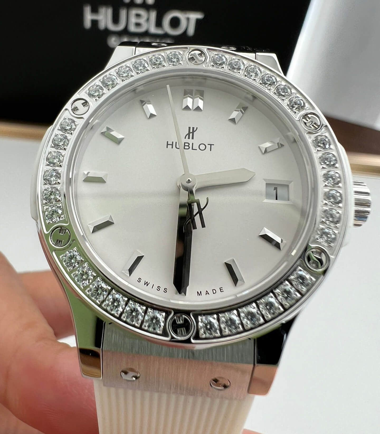 Hublot Classic Fusion 582.NX.2610.RX.1204 33MM HB Factory White Dial Replica Watch Hublot Classic Fusion 582.NX.2610.RX.1204 33MM HB Factory White Dial Replica Watch