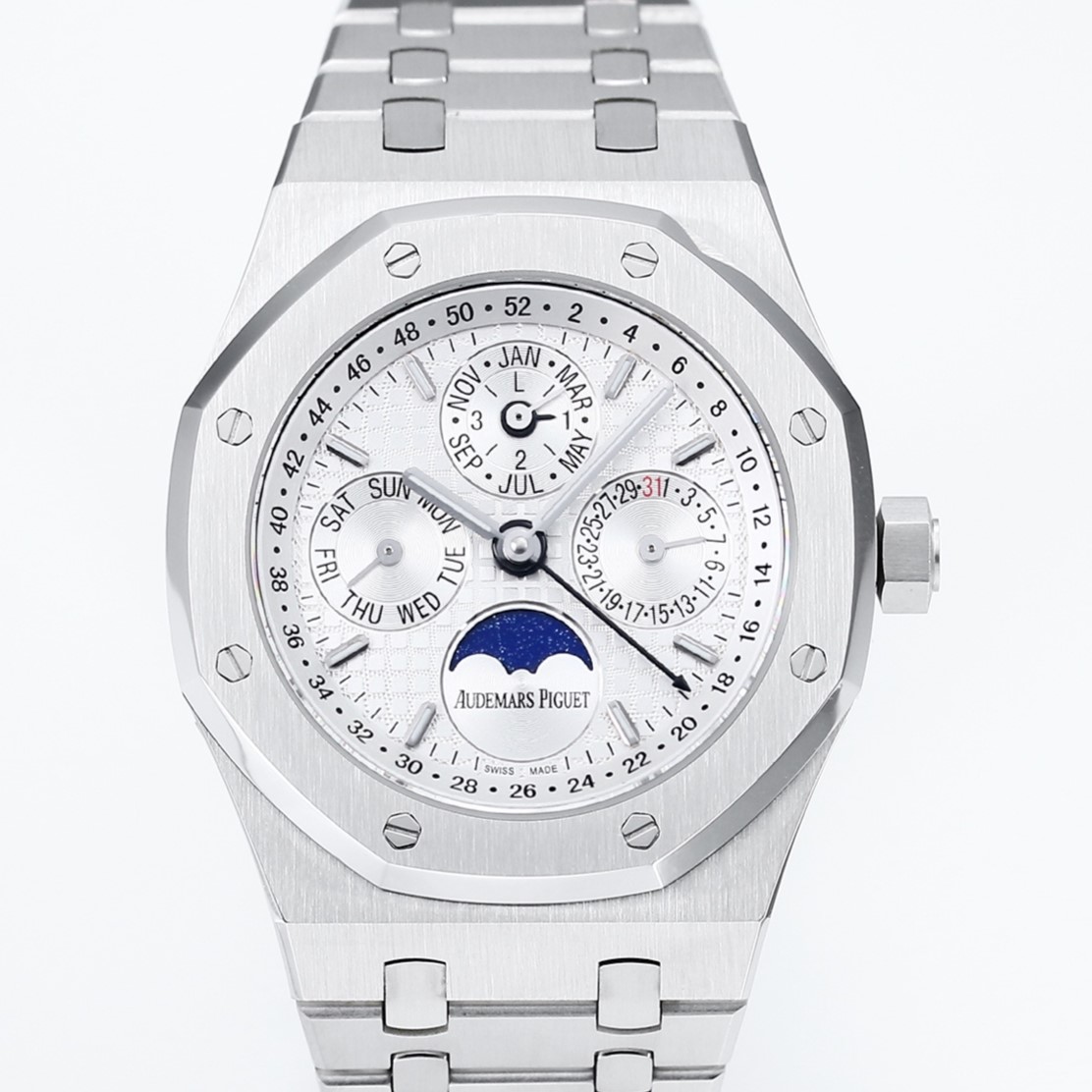 Audemars Piguet Royal Oak 26574ST.OO.1220ST.001 BBS Factory Week Display Replica Watch - Best Quality Replica Watches UK Swiss Watch Brands 1:1 Replica Fake Watch